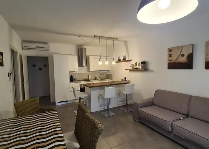 Olva House דירה